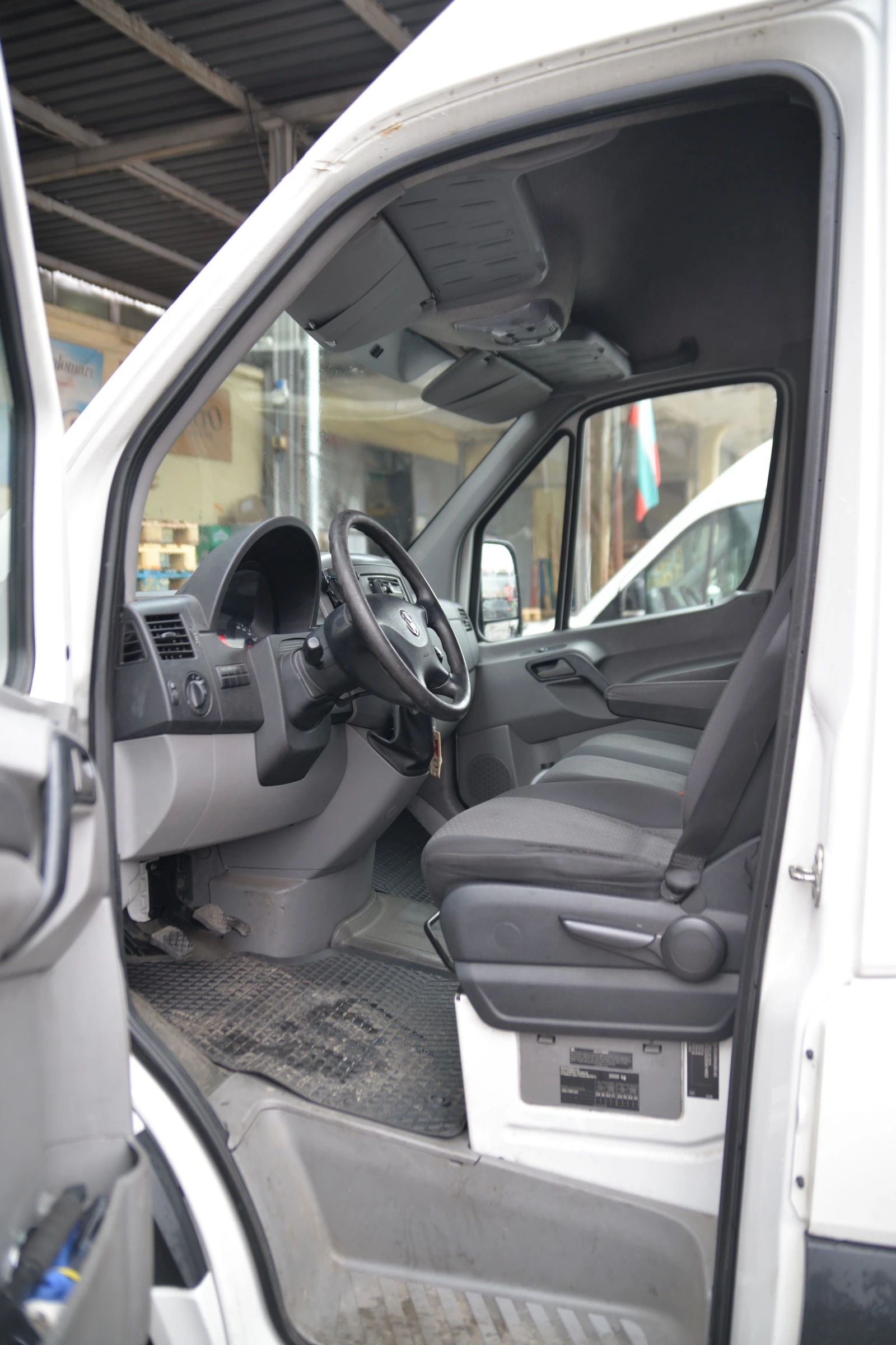 VW Crafter, снимка 7 - Бусове и автобуси - 55911513