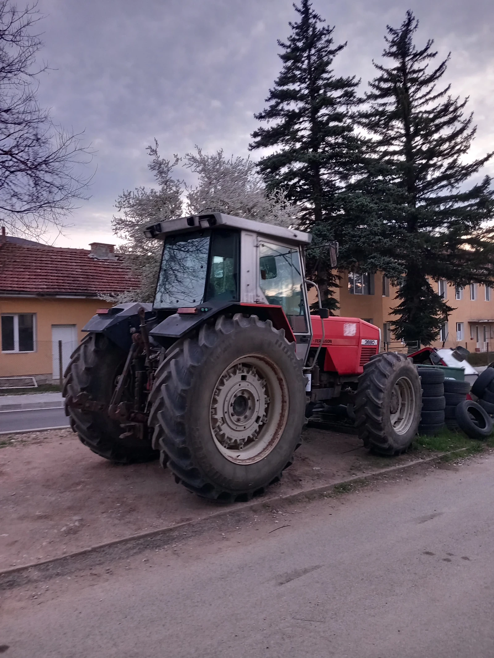 Трактор Massey 3680