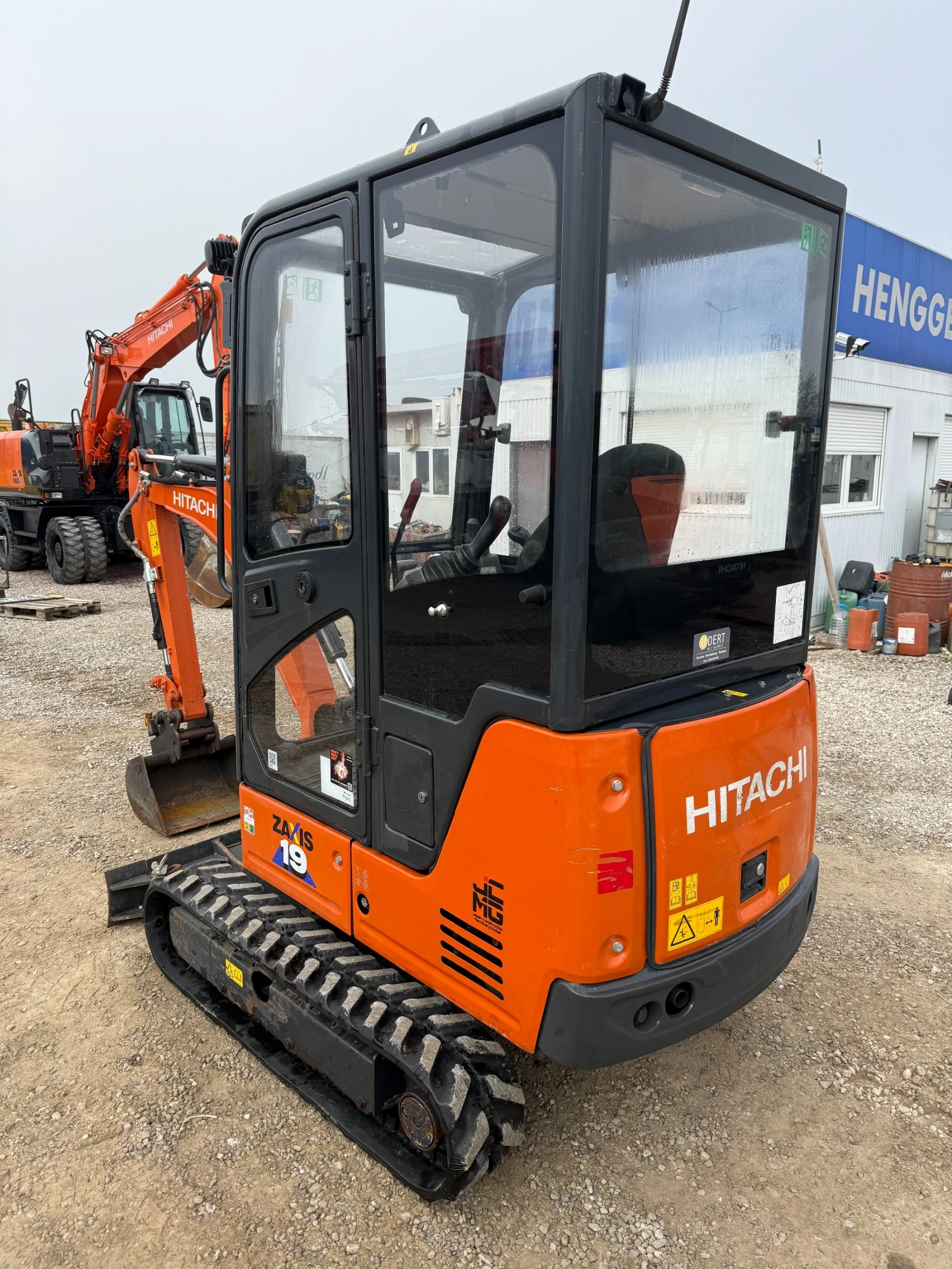 Багер Hitachi ZX 19-6 НОВИ ВЕРИГИ - изображение 6