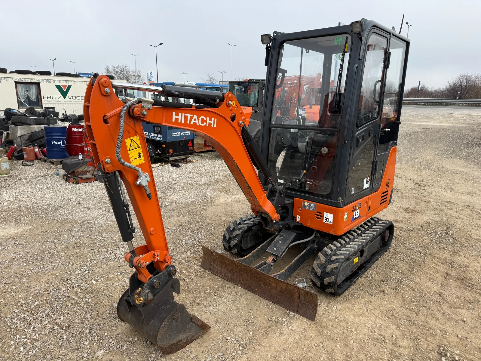 Багер Hitachi ZX 19-6 НОВИ ВЕРИГИ - изображение 4