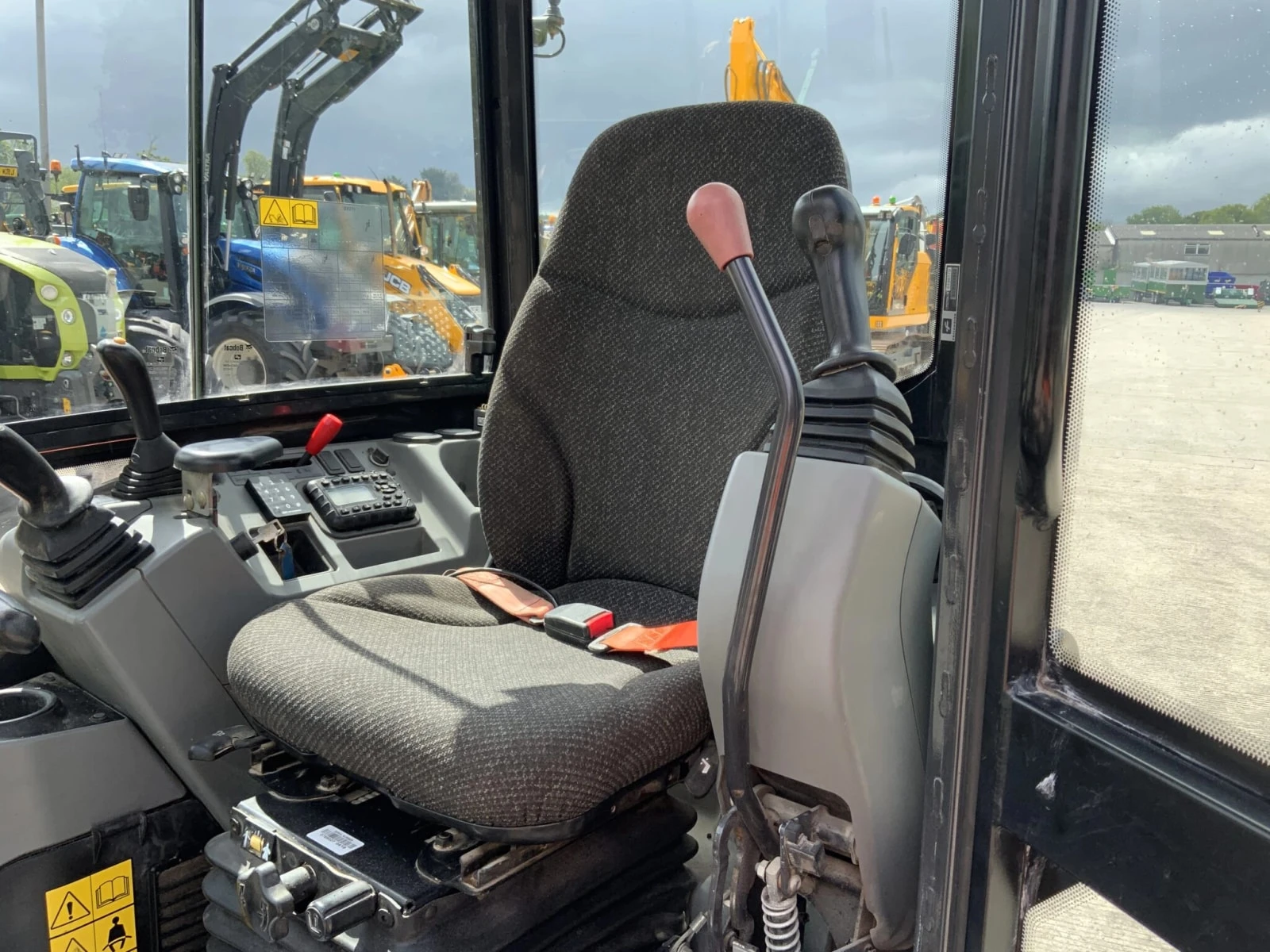 Багер DOOSAN DX27Z, снимка 5 - Индустриална техника - 54530796