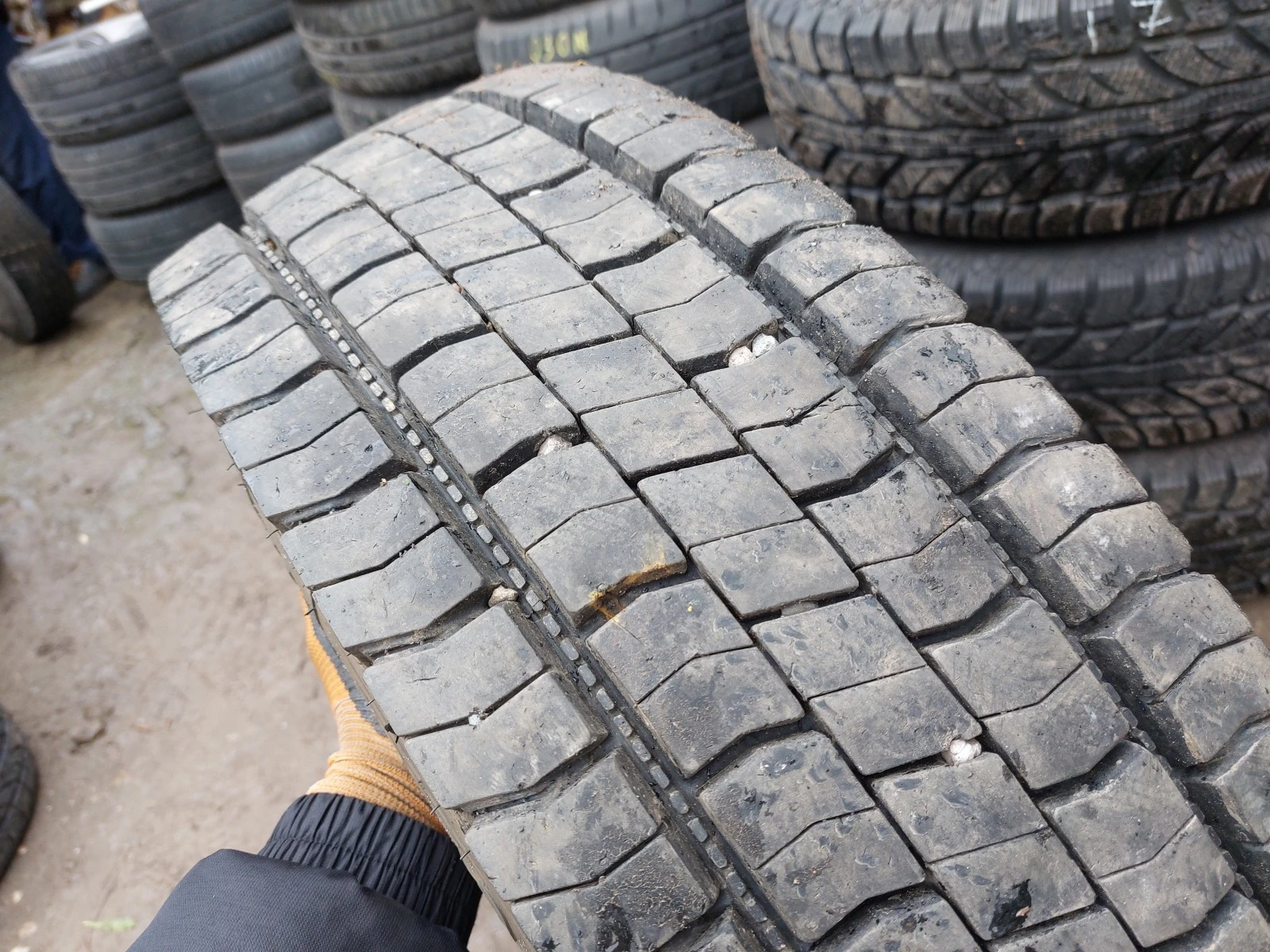 ���� 225/75R17.5 | Mobile.bg � ����������� 2