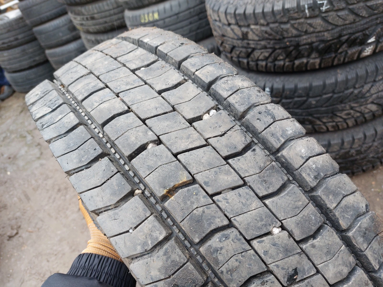 ���� 225/75R17.5 | Mobile.bg � ����������� 1