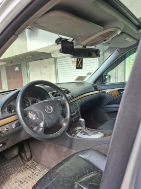 Mercedes-Benz E 320, снимка 11