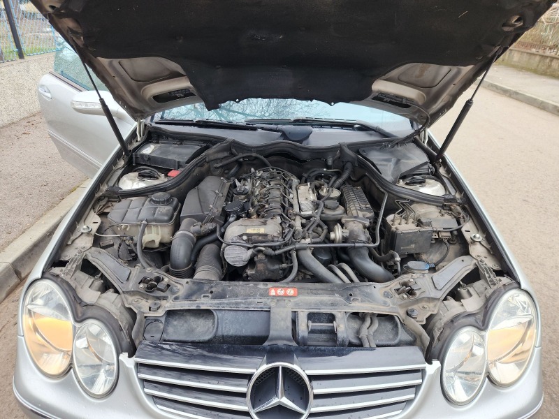 Mercedes-Benz CLK 270CDI Navi/Кожа/Автомат/Черен таван, снимка 10 - Автомобили и джипове - 44350841