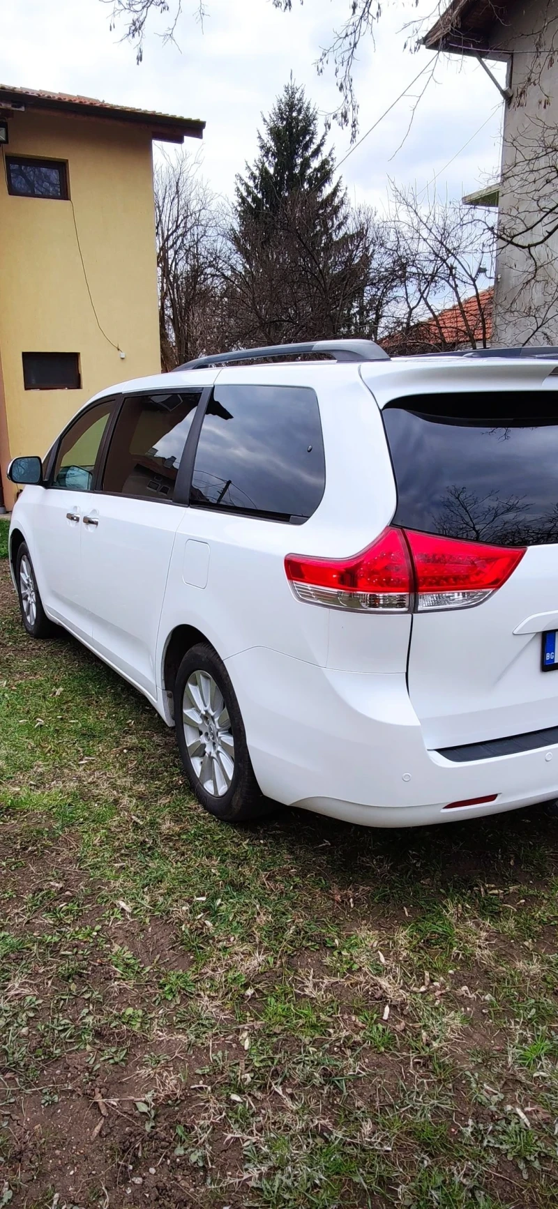 Toyota Sienna 3.5l AWD, снимка 8 - Автомобили и джипове - 48362359