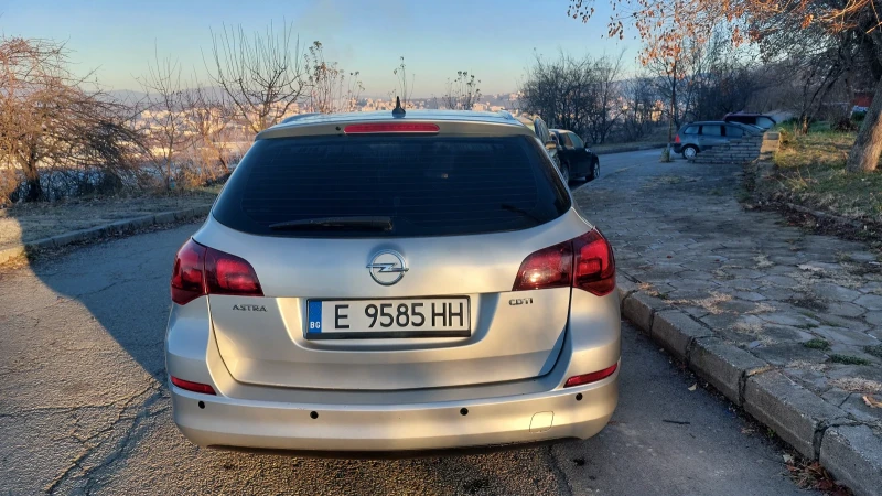 Opel Astra Всички екстри, снимка 8 - Автомобили и джипове - 48414372