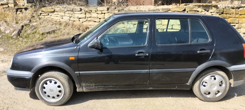 VW Golf, снимка 3 - Автомобили и джипове - 49543804