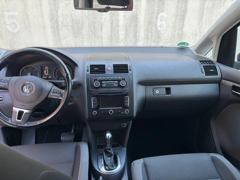 VW Touran 2.0 TDI 140, снимка 3 - Автомобили и джипове - 52498658
