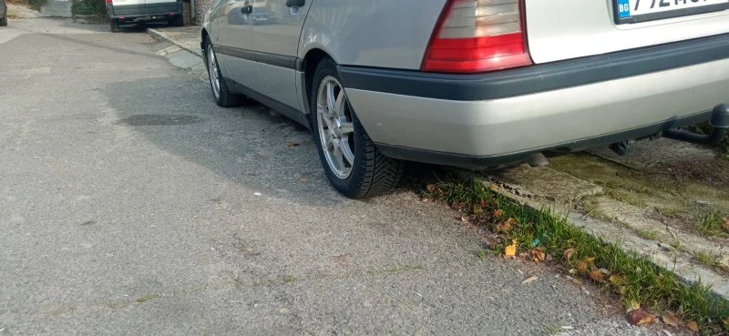 Mercedes-Benz C 180 1.8, снимка 4 - Автомобили и джипове - 52489299