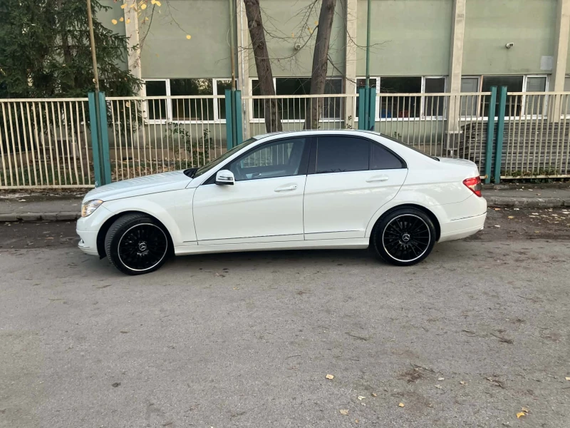 Mercedes-Benz C 220 Avangarde, снимка 8 - Автомобили и джипове - 52634365