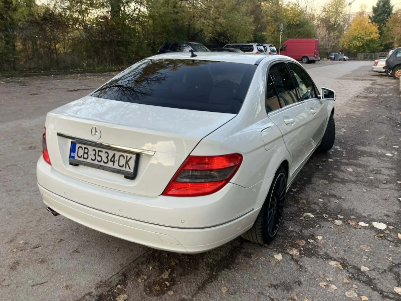 Mercedes-Benz C 220 Avangarde, снимка 13 - Автомобили и джипове - 52634365