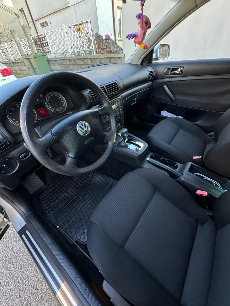 VW Passat 2.0 бензин, Автоматик, снимка 16 - Автомобили и джипове - 52663377
