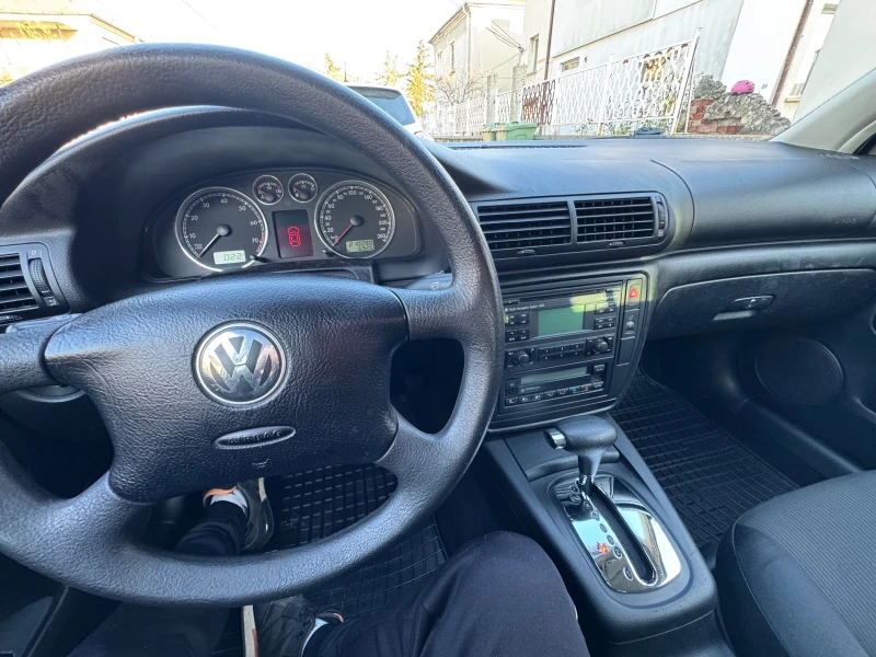 VW Passat 2.0 бензин, Автоматик, снимка 17 - Автомобили и джипове - 52663377