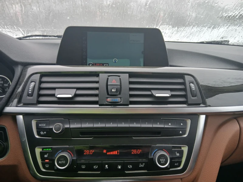 BMW 320 АВТОМАТИК LUXURY, снимка 11 - Автомобили и джипове - 53052598