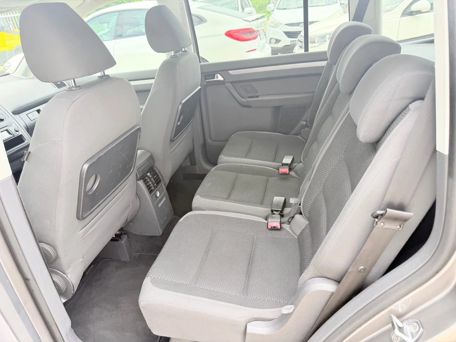 VW Touran 1.4tsi ECOMETAN* UNIKAT* , снимка 8 - Автомобили и джипове - 33836223