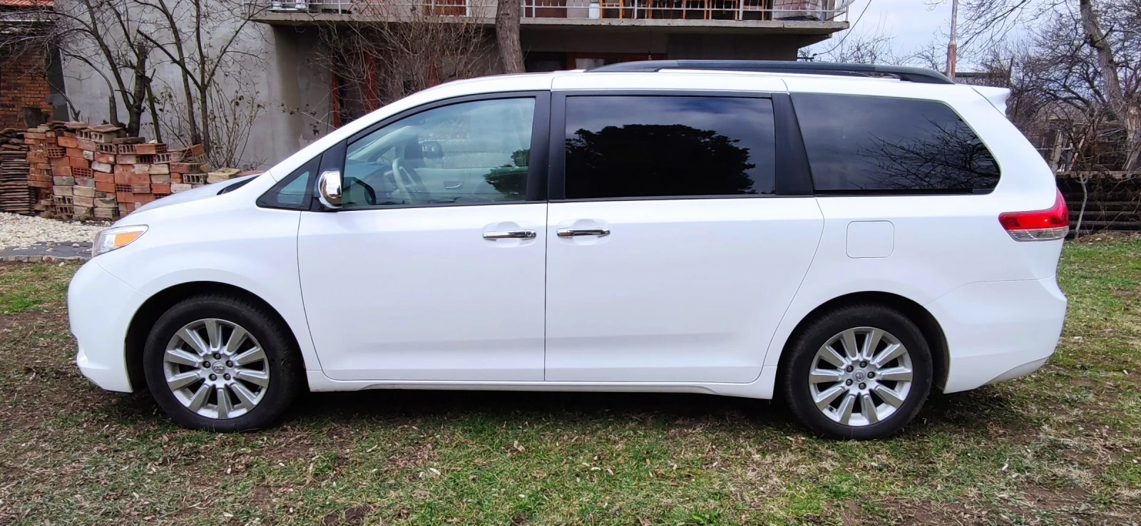 Toyota Sienna 3.5l AWD - изображение 4