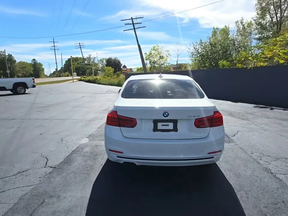 BMW 330 * RWD * CARFAX * БЕЗ ПЪРВОНАЧАЛНА ВНОСКА - изображение 4
