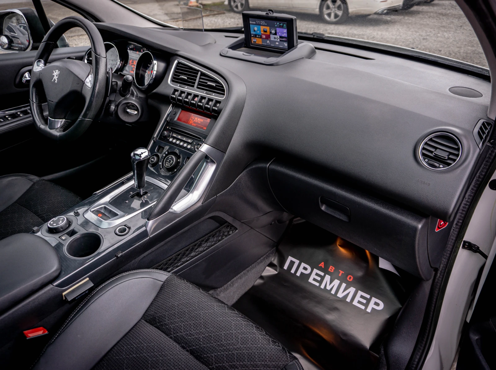 Peugeot 3008 2.0HDi-ПЕРФЕКТНА-РЕАЛНИ КМ-ГАРАНЦИЯ! - изображение 9