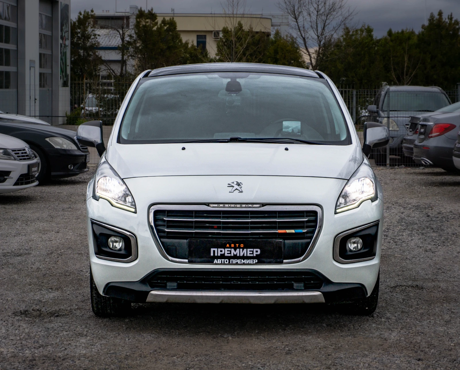 Peugeot 3008 2.0HDi-ПЕРФЕКТНА-РЕАЛНИ КМ-ГАРАНЦИЯ! - изображение 2