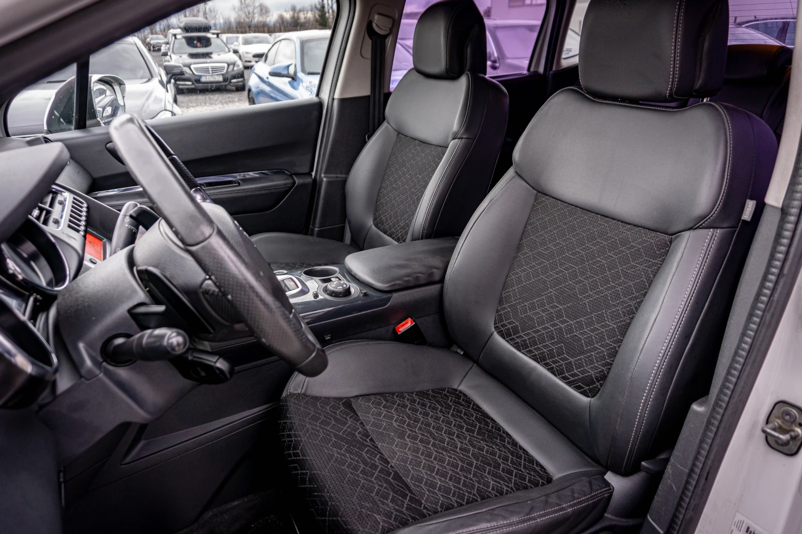 Peugeot 3008 2.0HDi-ПЕРФЕКТНА-РЕАЛНИ КМ-ГАРАНЦИЯ! - изображение 10