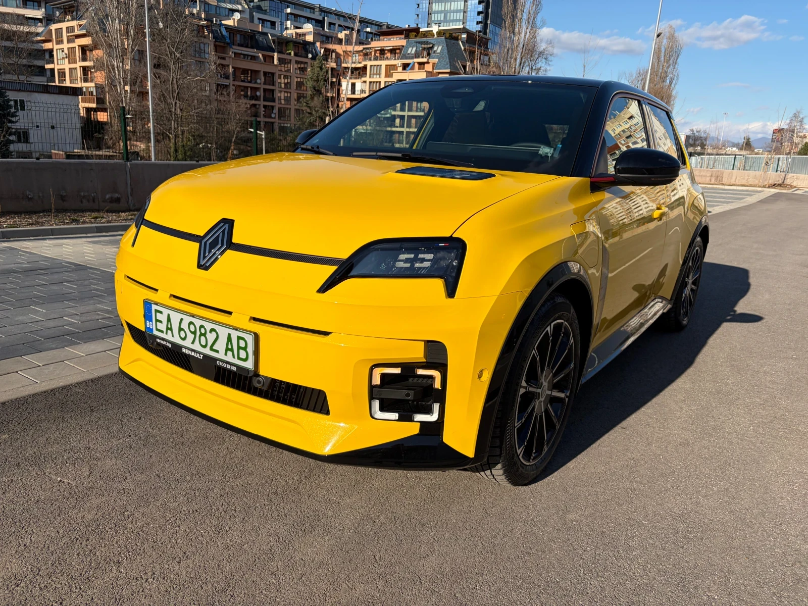 Renault 5 iconic cinq 52kWh | Mobile.bg � ����������� 1