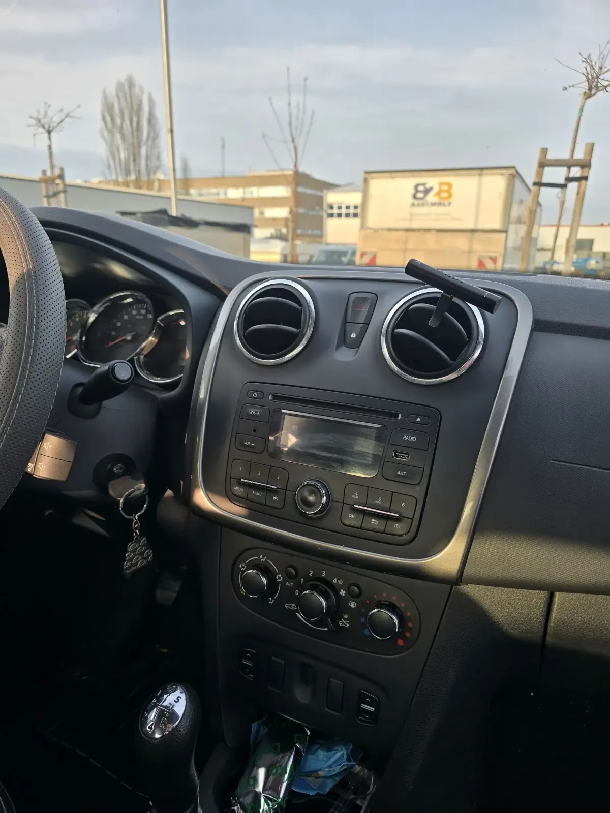 Dacia Logan  - изображение 4