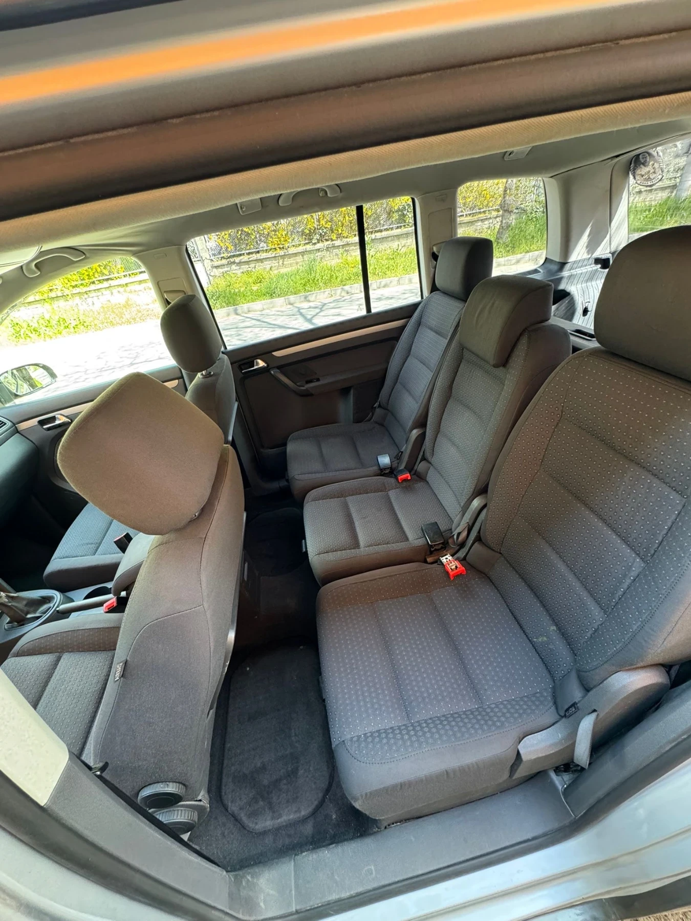 VW Touran, снимка 6 - Автомобили и джипове - 54356780