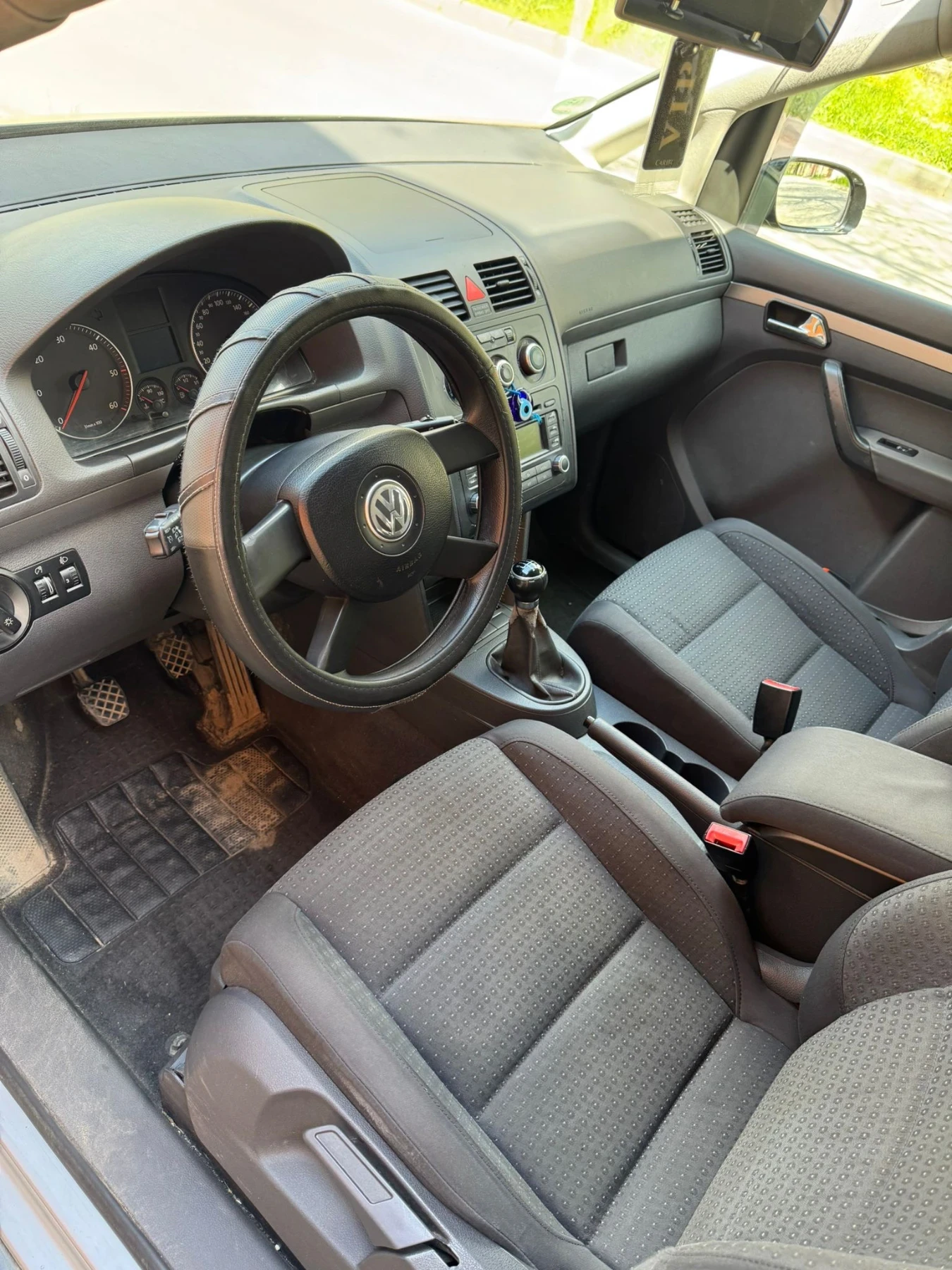 VW Touran, снимка 4 - Автомобили и джипове - 54356780