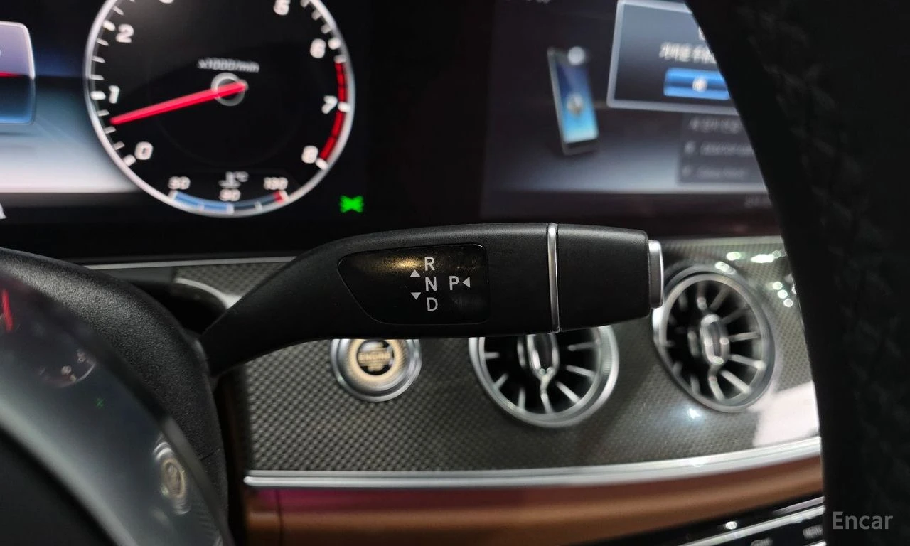 Mercedes-Benz E 400 COUPE* BURMESTER* HEADUP* PANO* , снимка 11 - Автомобили и джипове - 54477183