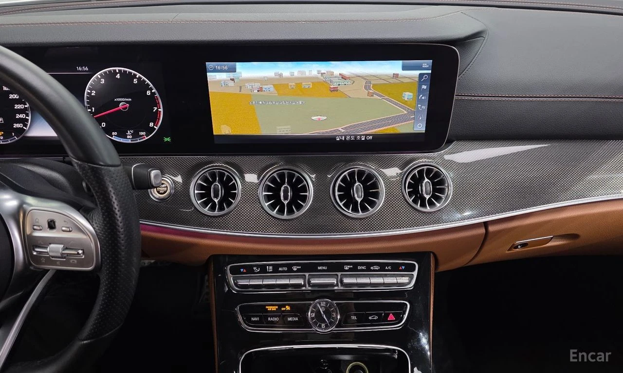 Mercedes-Benz E 400 COUPE* BURMESTER* HEADUP* PANO* , снимка 12 - Автомобили и джипове - 54477183