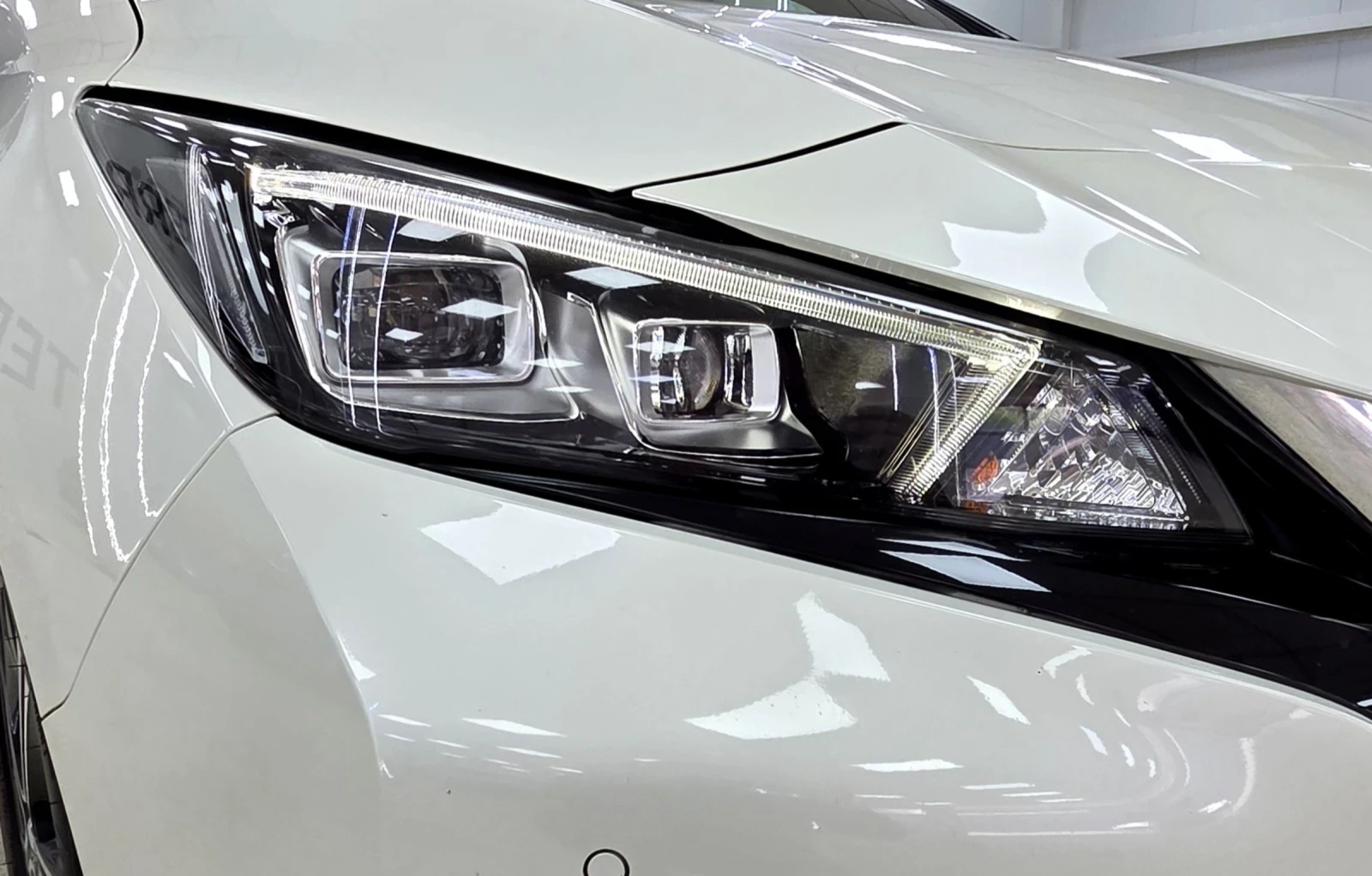Nissan Leaf  62KWh/TEKNA/Full LED, снимка 2 - Автомобили и джипове - 54544357