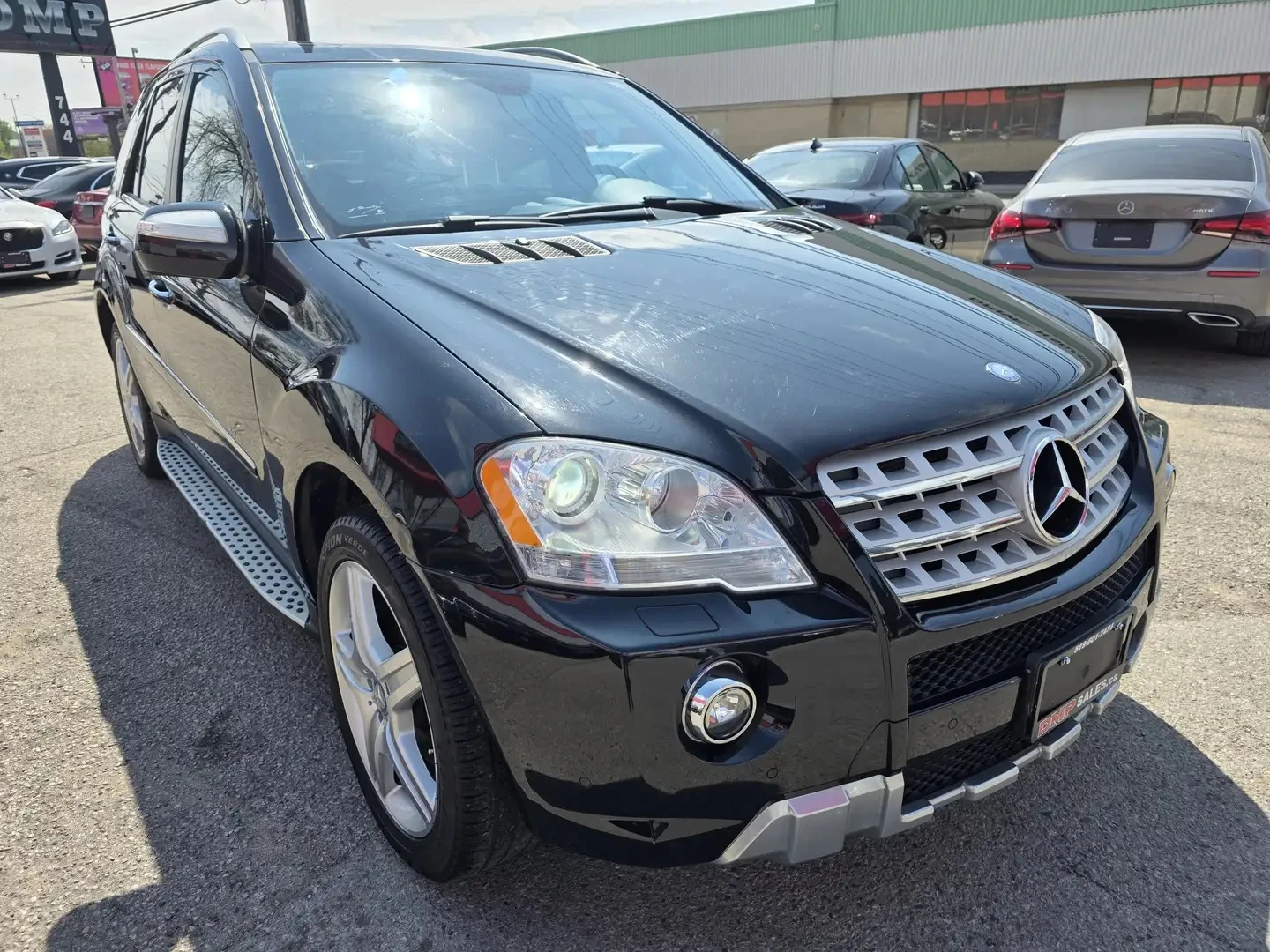 Mercedes-Benz ML 550 AMG * AIRMATIC * 107000KM * ПОДГРЕВИ ОТЗАД * , снимка 3 - Автомобили и джипове - 54583199
