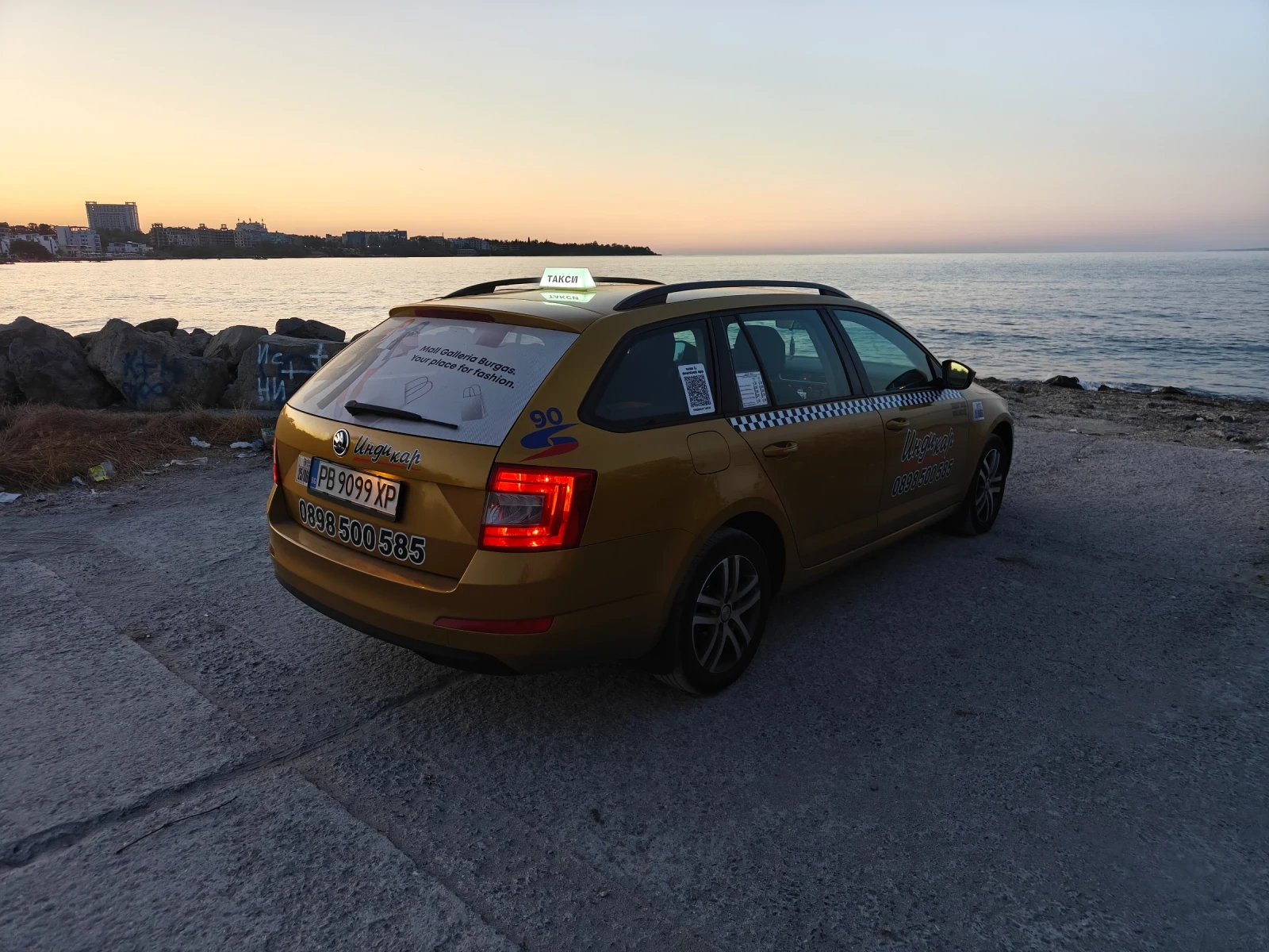 Skoda Octavia 1.6TDi, снимка 8 - Автомобили и джипове - 54700630