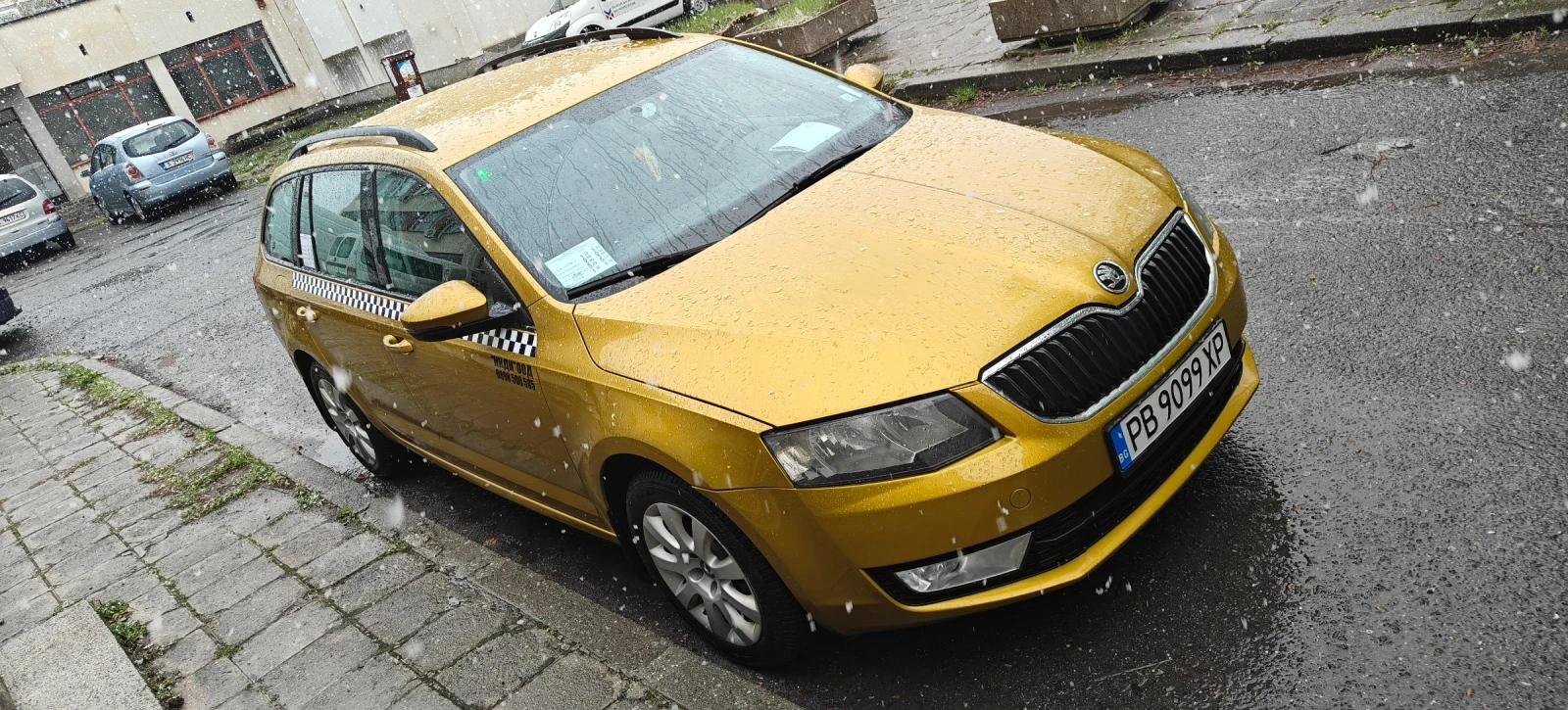 Skoda Octavia 1.6TDi, снимка 11 - Автомобили и джипове - 54700630