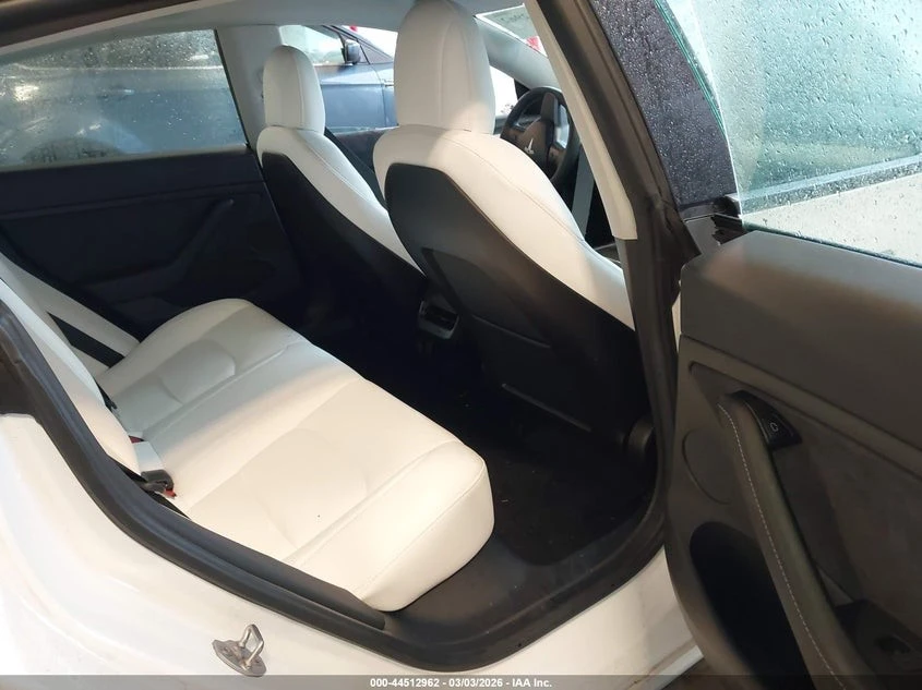 Tesla Model 3 STANDARD RANGE PLUS REAR-WHEEL DRIVE, снимка 8 - Автомобили и джипове - 54988864