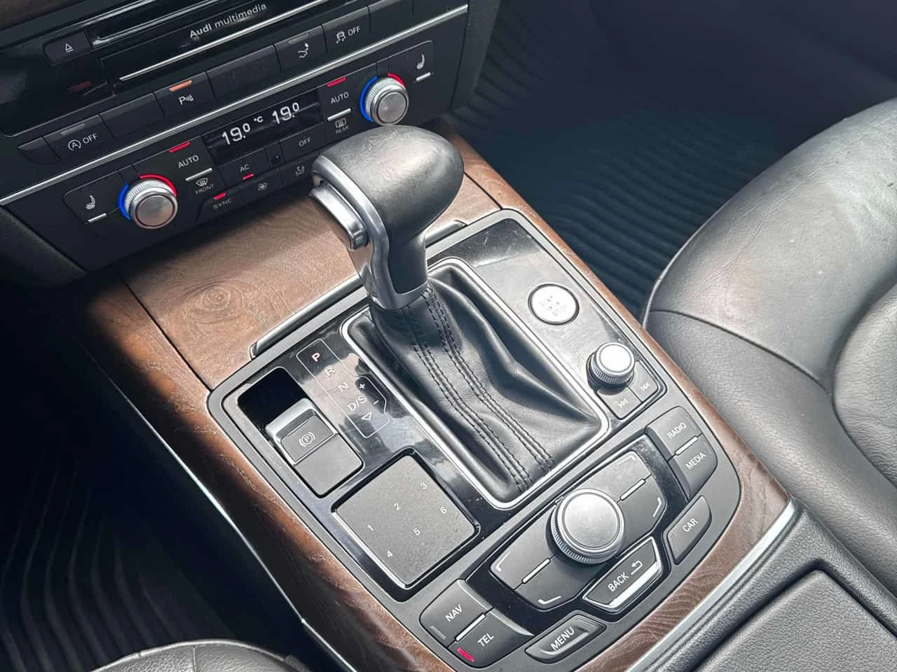 Audi A7 * 3.0 Premium * CARFAX * ЦЕНА ДО БГ, снимка 10 - Автомобили и джипове - 55072638