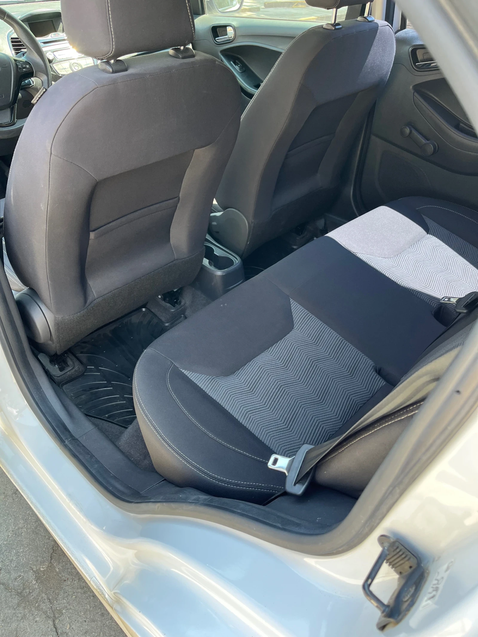 Ford Ka 1+ 1 товарен, снимка 8 - Автомобили и джипове - 55527971
