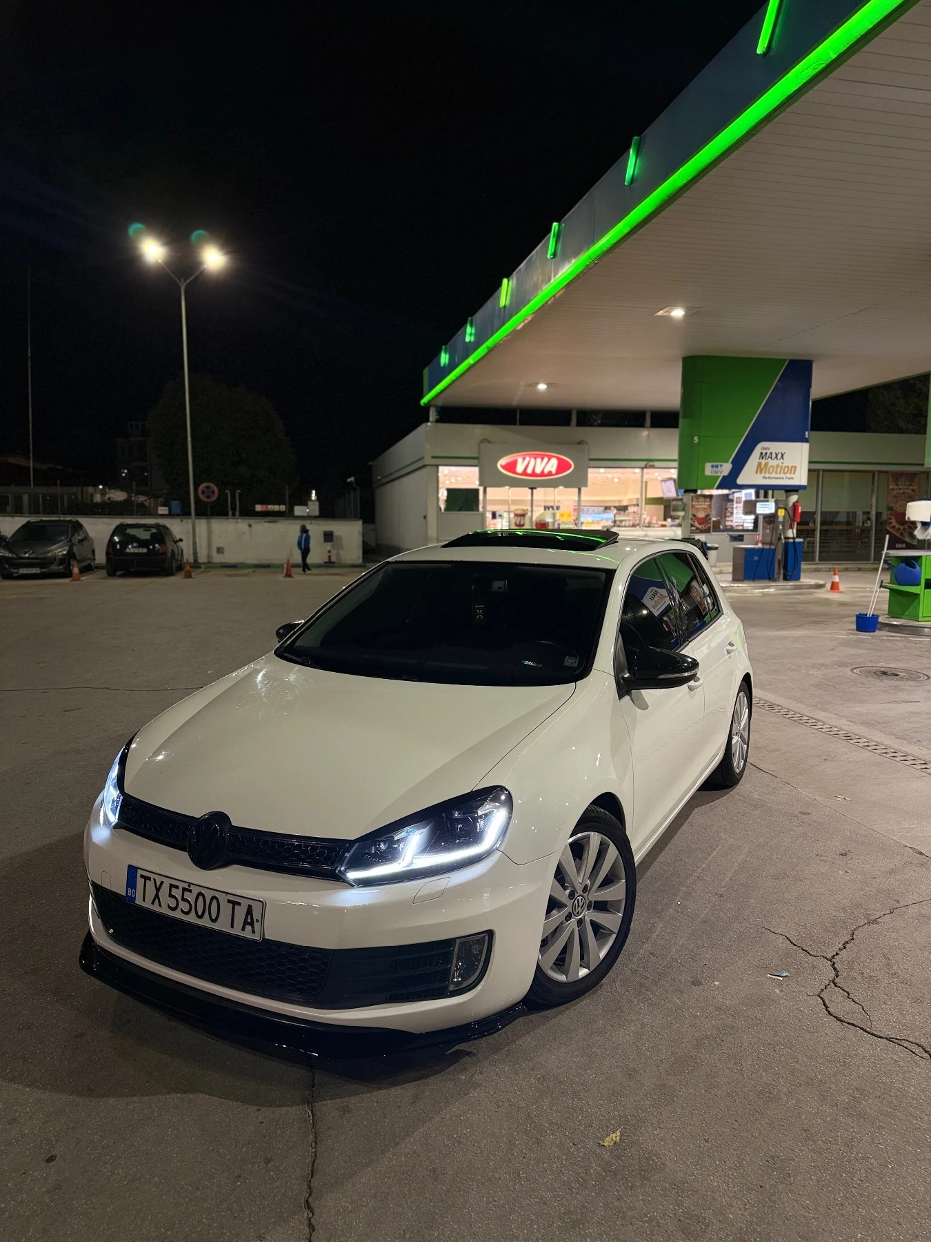 VW Golf 6 Highline, снимка 2 - Автомобили и джипове - 56341594