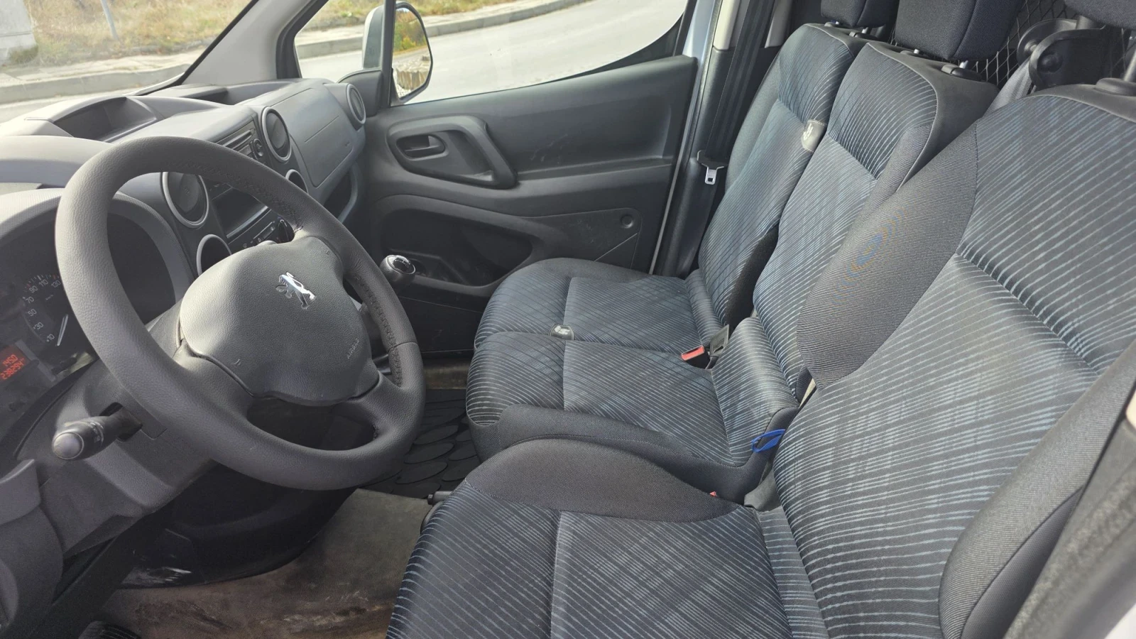 Peugeot Partner 1, 6 HDI , снимка 8 - Автомобили и джипове - 56626282