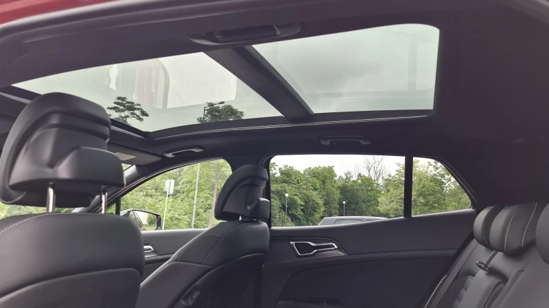 Kia Sportage 1.6 T-GDi GT-Line 1.6 MHEV, снимка 15 - Автомобили и джипове - 50304571