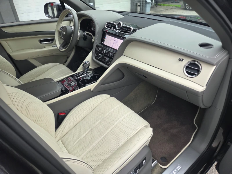 Bentley Bentayga Azure/V8/LONG/4x4/FULL/B Гаранция! ! ! , снимка 14 - Автомобили и джипове - 53175558
