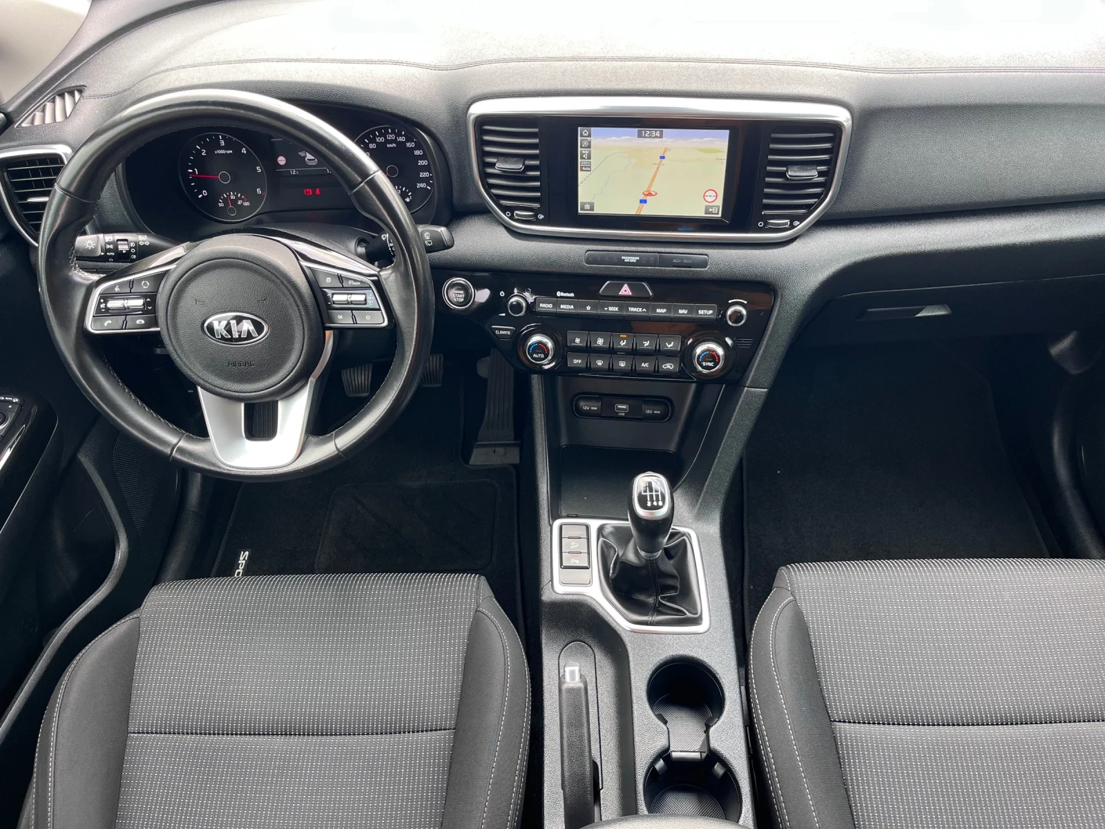 Kia Sportage 1.6d / Facelift / 150.000 сервиз само в Киа  - изображение 8
