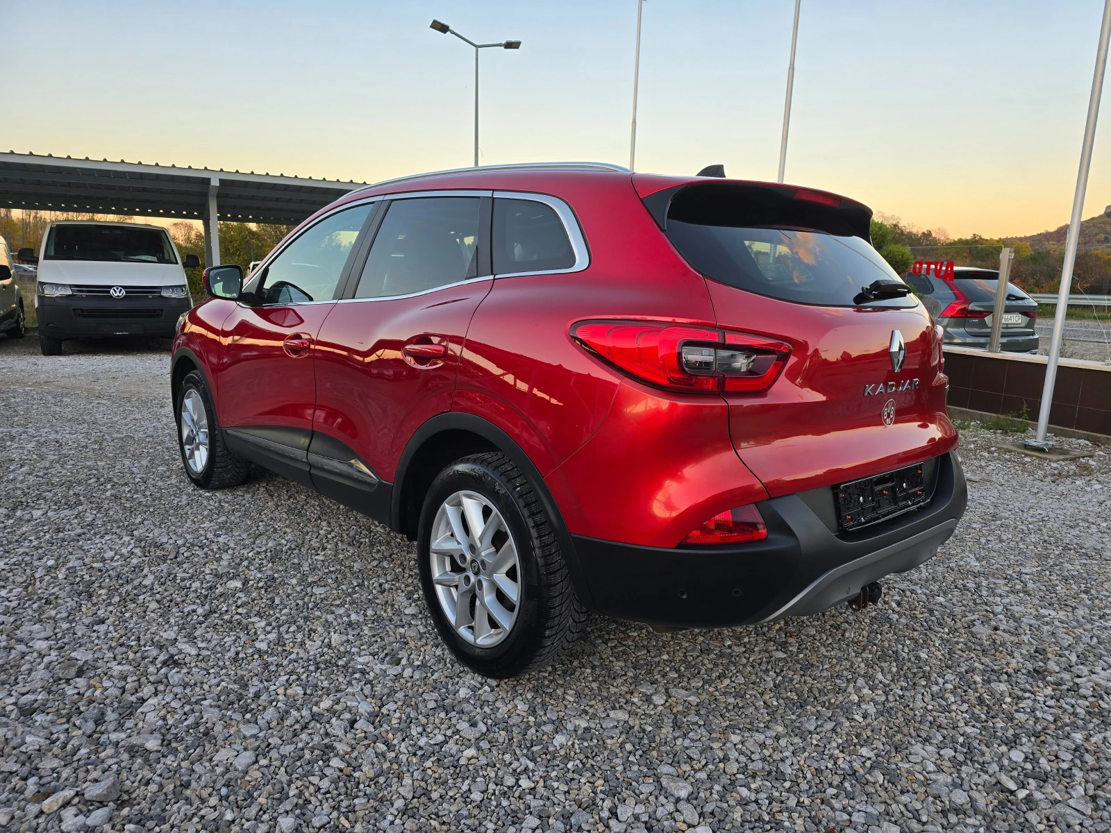 Renault Kadjar 1.5DCI 110кс ! ! РЕАЛНИ КИЛОМЕТРИ ! ! КЛИМАТРОНИК - изображение 3
