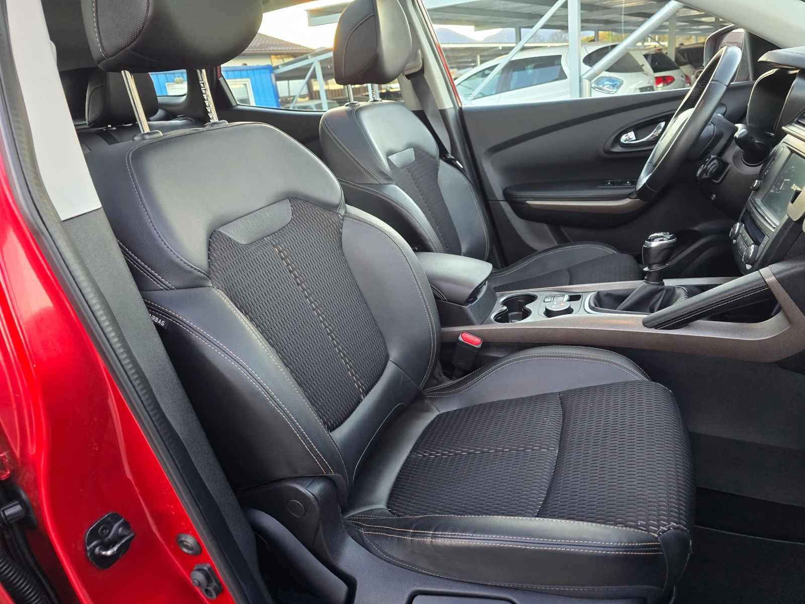 Renault Kadjar 1.5DCI 110кс ! ! РЕАЛНИ КИЛОМЕТРИ ! ! КЛИМАТРОНИК - изображение 10