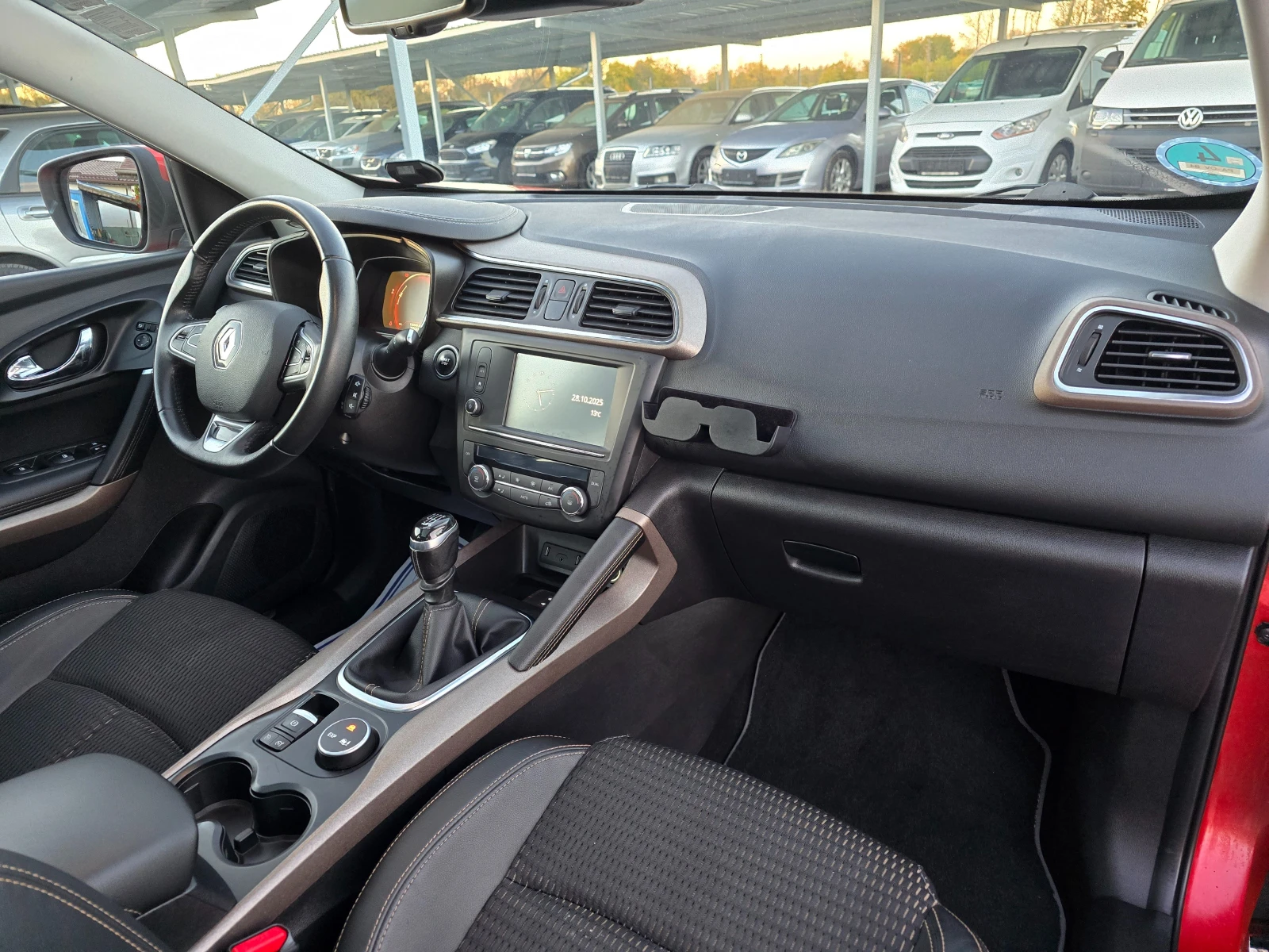 Renault Kadjar 1.5DCI 110кс ! ! РЕАЛНИ КИЛОМЕТРИ ! ! КЛИМАТРОНИК - изображение 9