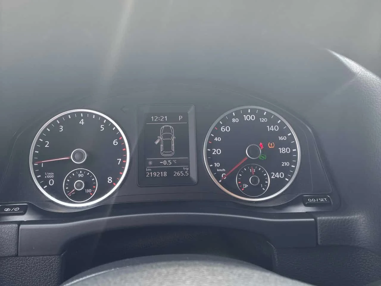 VW Tiguan * 4MOTION 4dr Auto * CARFAX * БЕЗ ПЪРВОНАЧАЛНА ВНО - изображение 8