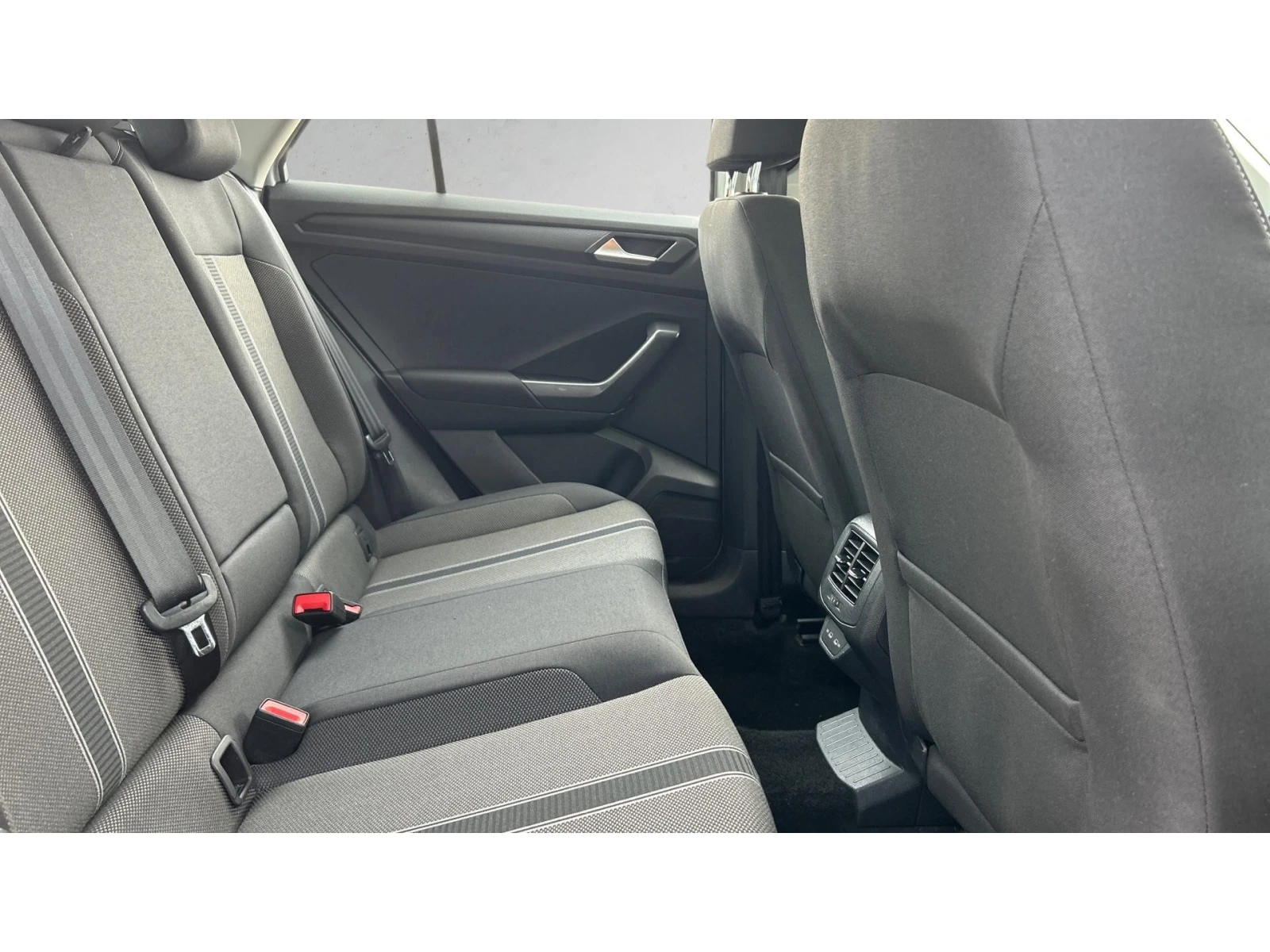 VW T-Roc Месечна вноска от 687  , снимка 7 - Автомобили и джипове - 53737224