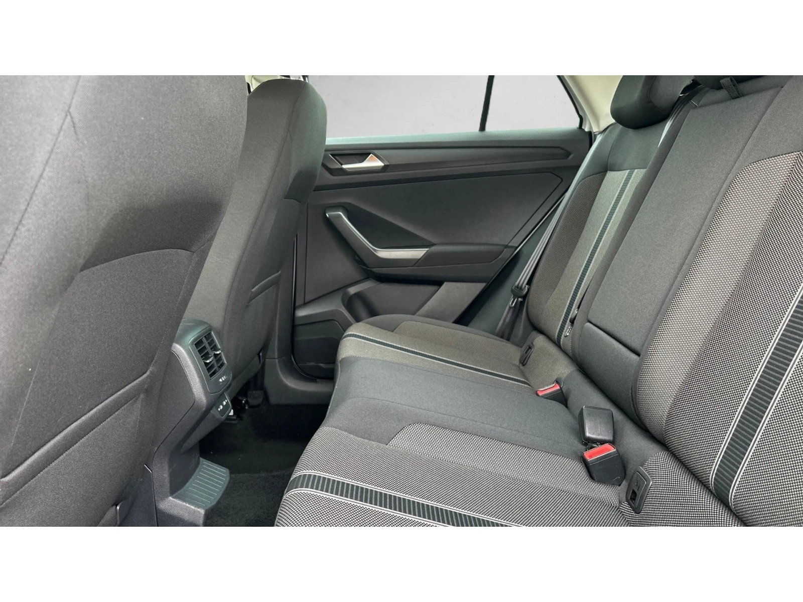 VW T-Roc Месечна вноска от 687  , снимка 11 - Автомобили и джипове - 53737224