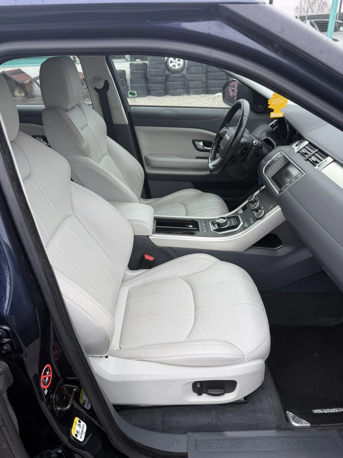 Land Rover Evoque 2.0 turbo, снимка 11 - Автомобили и джипове - 53959062